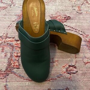 Anthropologie Seychelles Green Leather Clogs. Made it Italy